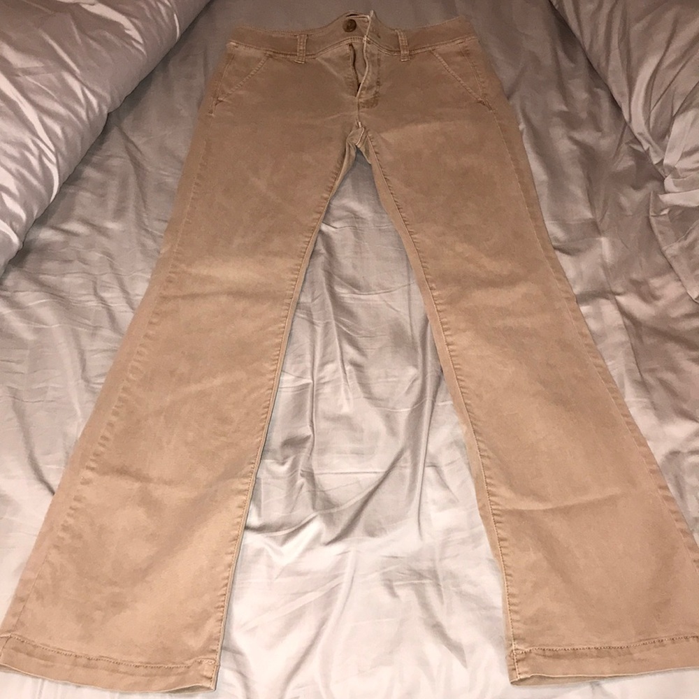 Women’s American Eagle Khakis